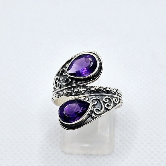 FTI Jewelry - Ornate Amethyst Ring in Sterling Silver Size 7-8